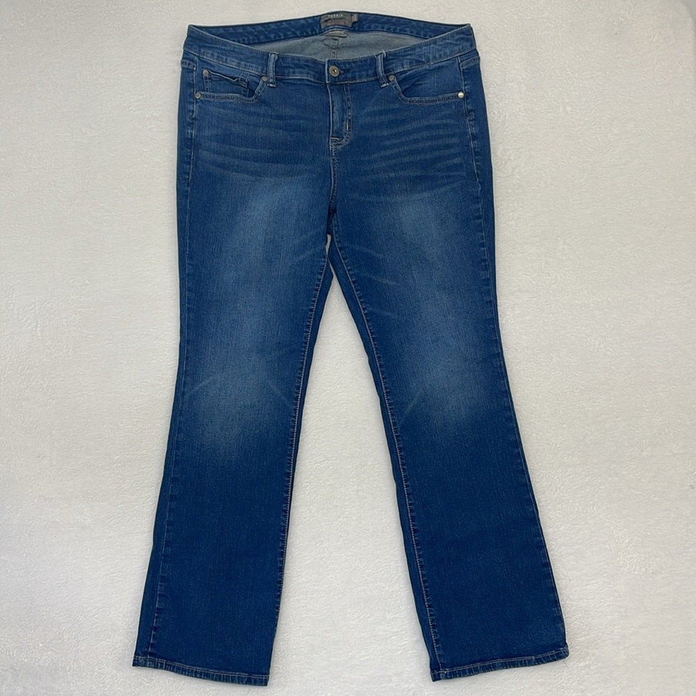 Torrid Mid-Rise Slim Boot Jeans Vintage Stretch Sz 18